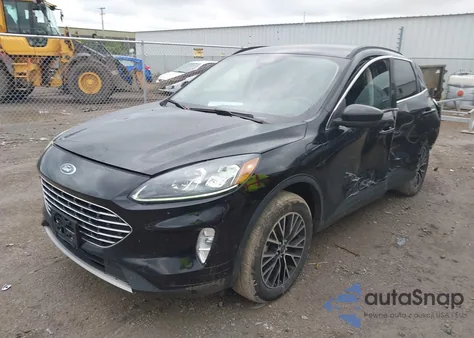 2021 Ford Escape Titanium Plug-In Hybrid z USA, uszkodzony, nr VIN 1FMCU0LZ5MUA67361